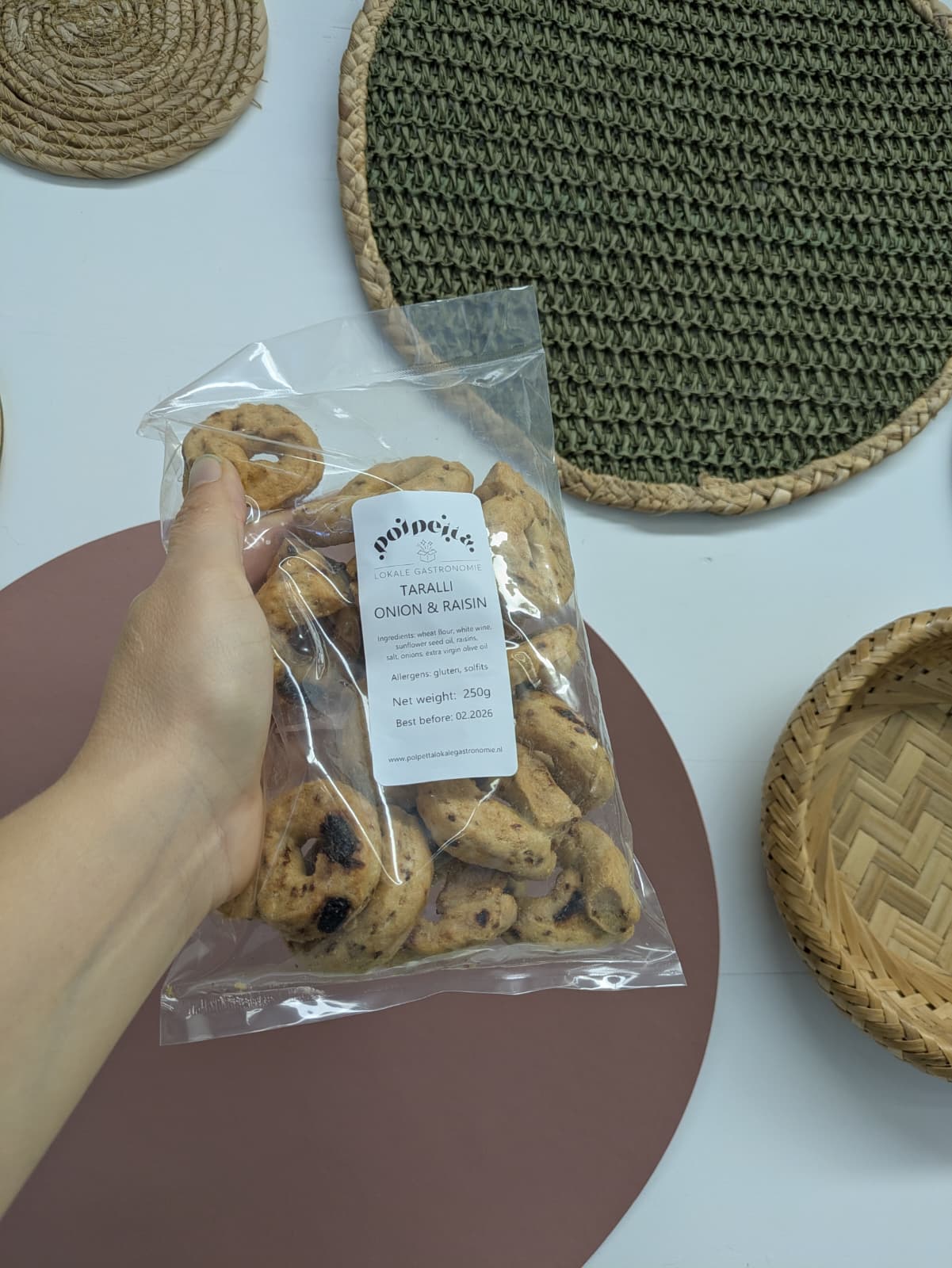 Taralli Onions & Raisins (100g)